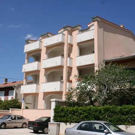 Pag 6311c Daire Pag Town